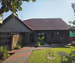 Spacious 4 Bedroom Family Home in Parktown Estate